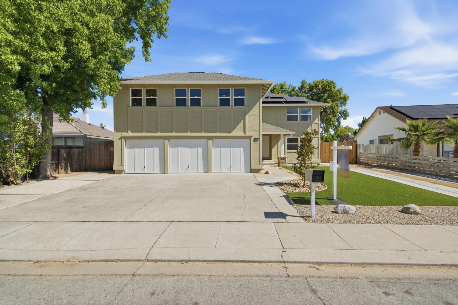 851 Tennis Lane