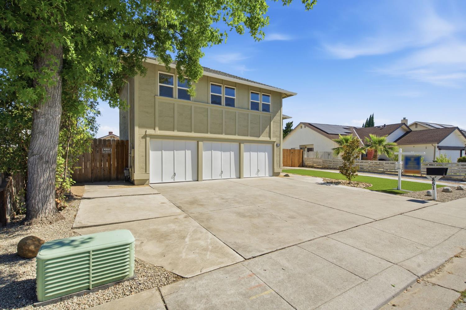 851 Tennis Lane