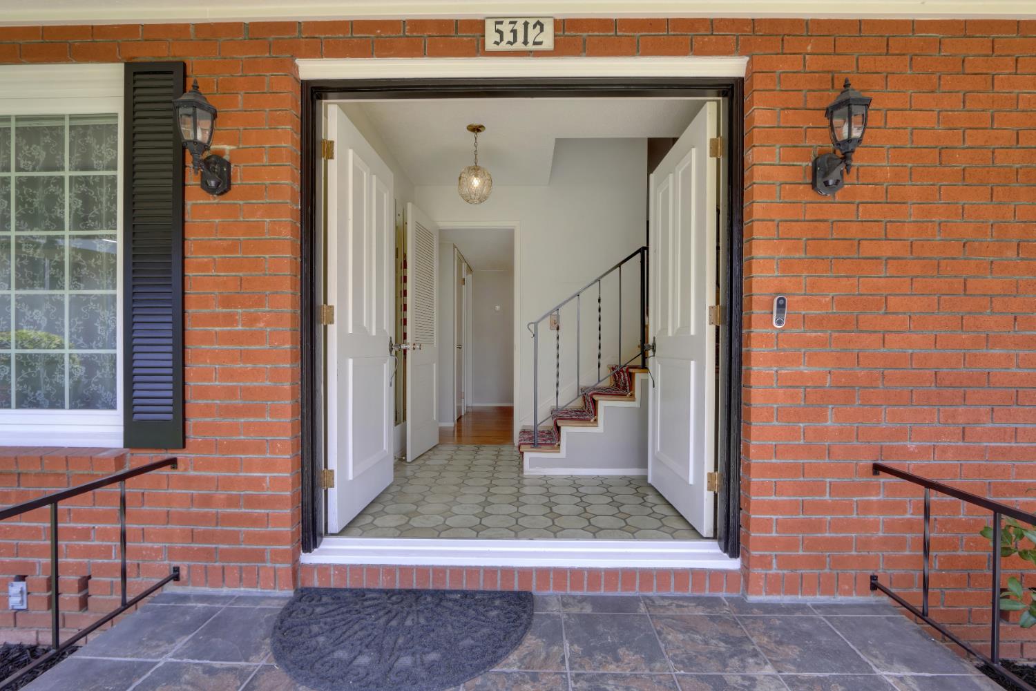 5312 Mustang Way