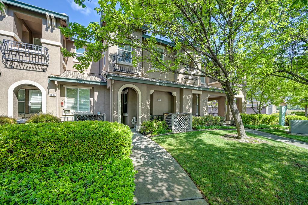 2603 Las Palomas Loop