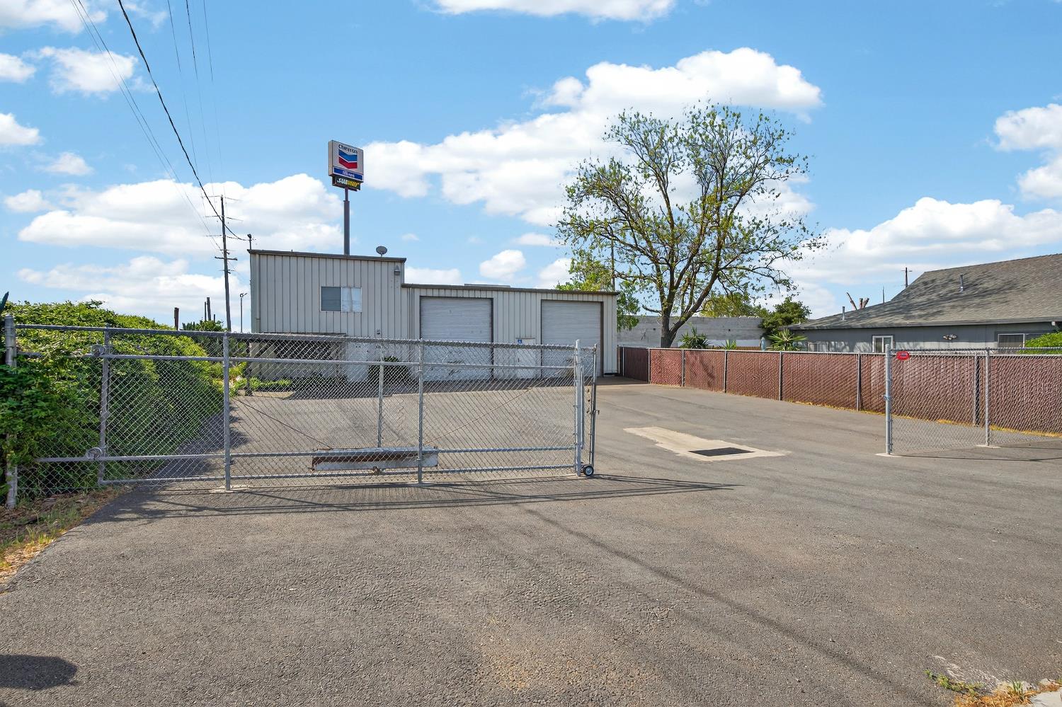 652 E Lockeford Street