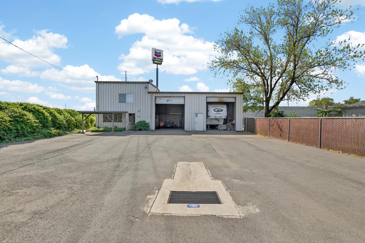 652 E Lockeford Street