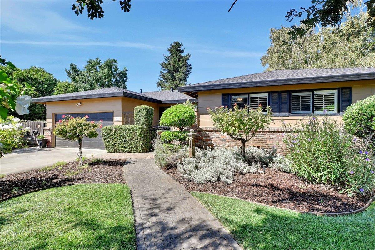 4075 Carlson Road