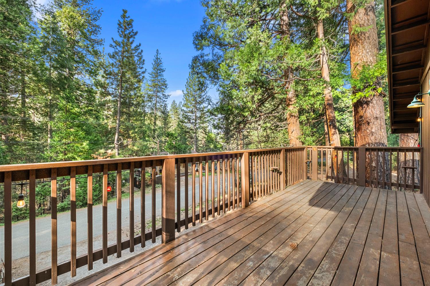 13807 Hillbilly Lane