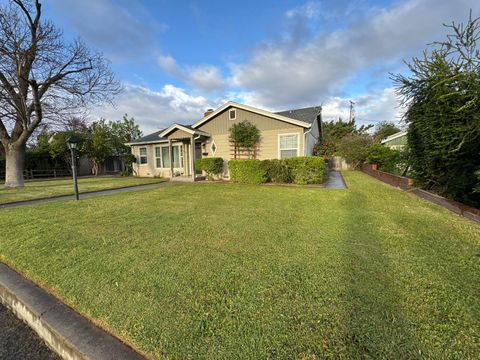 1083 El Paseo Street Turlock CA 95380