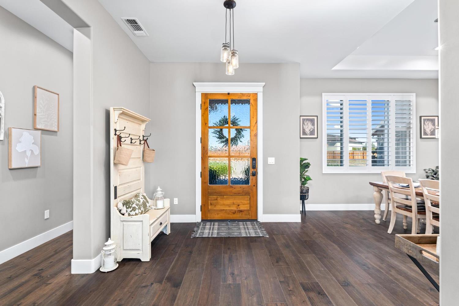 1842 E Palm Tree Lane