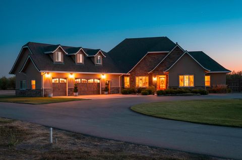 1842 E Palm Tree Lane Manteca CA 95336