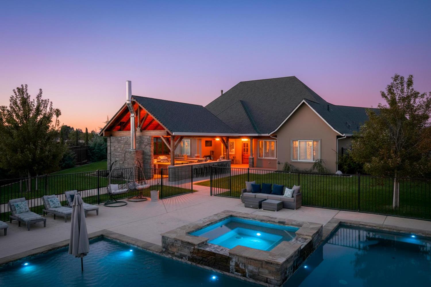 1842 E Palm Tree Lane