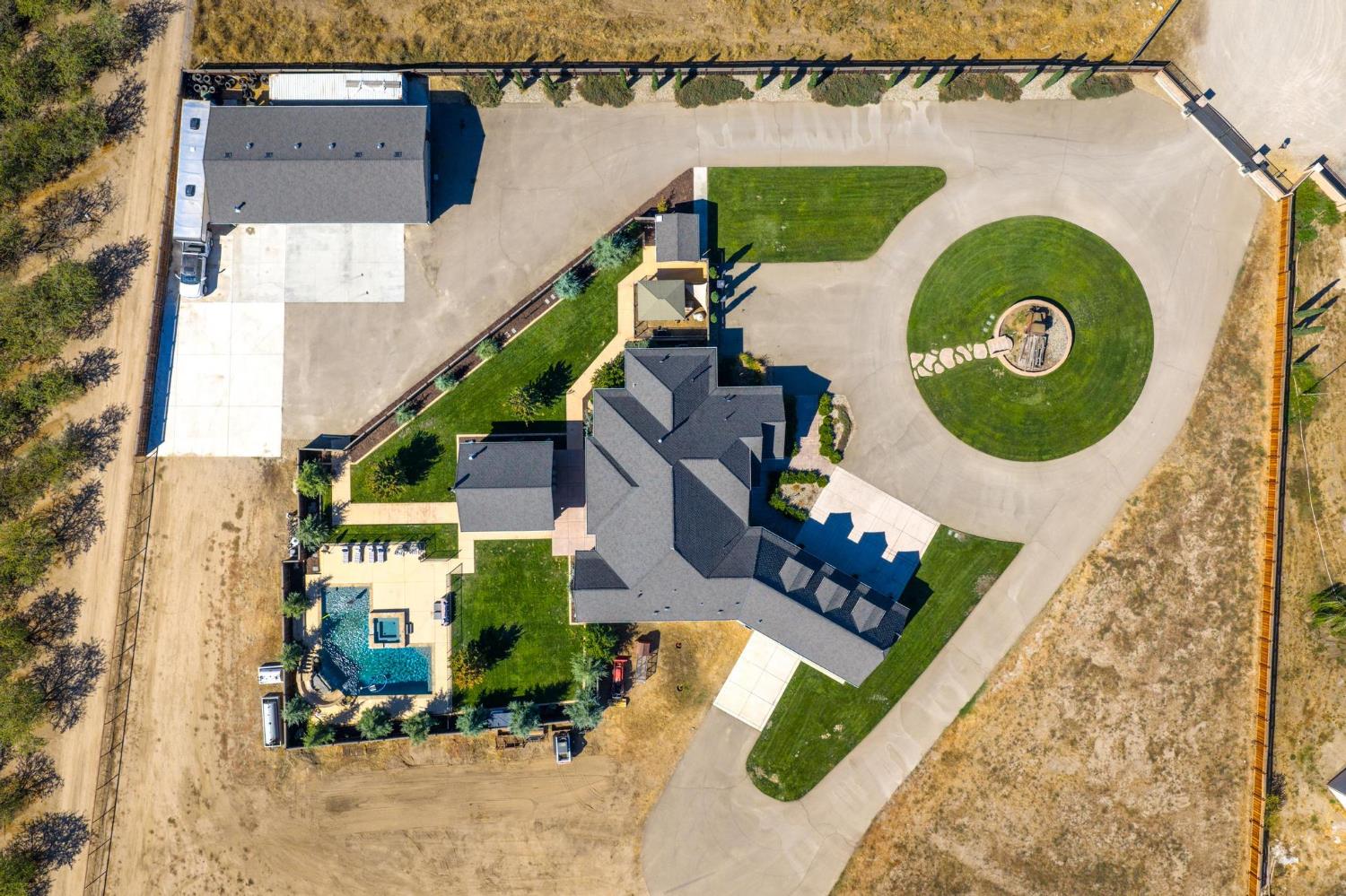 1842 E Palm Tree Lane