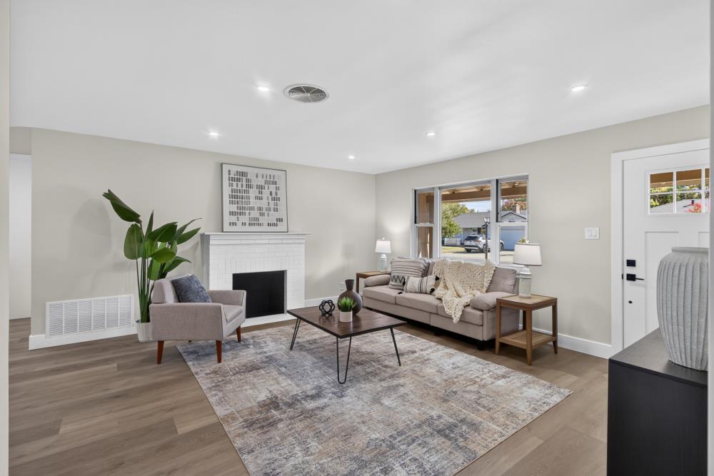 3021 Tamalpais Way
