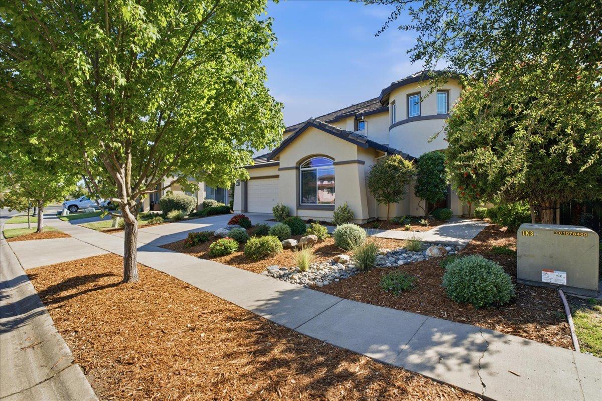 5533 Dunlay Dr