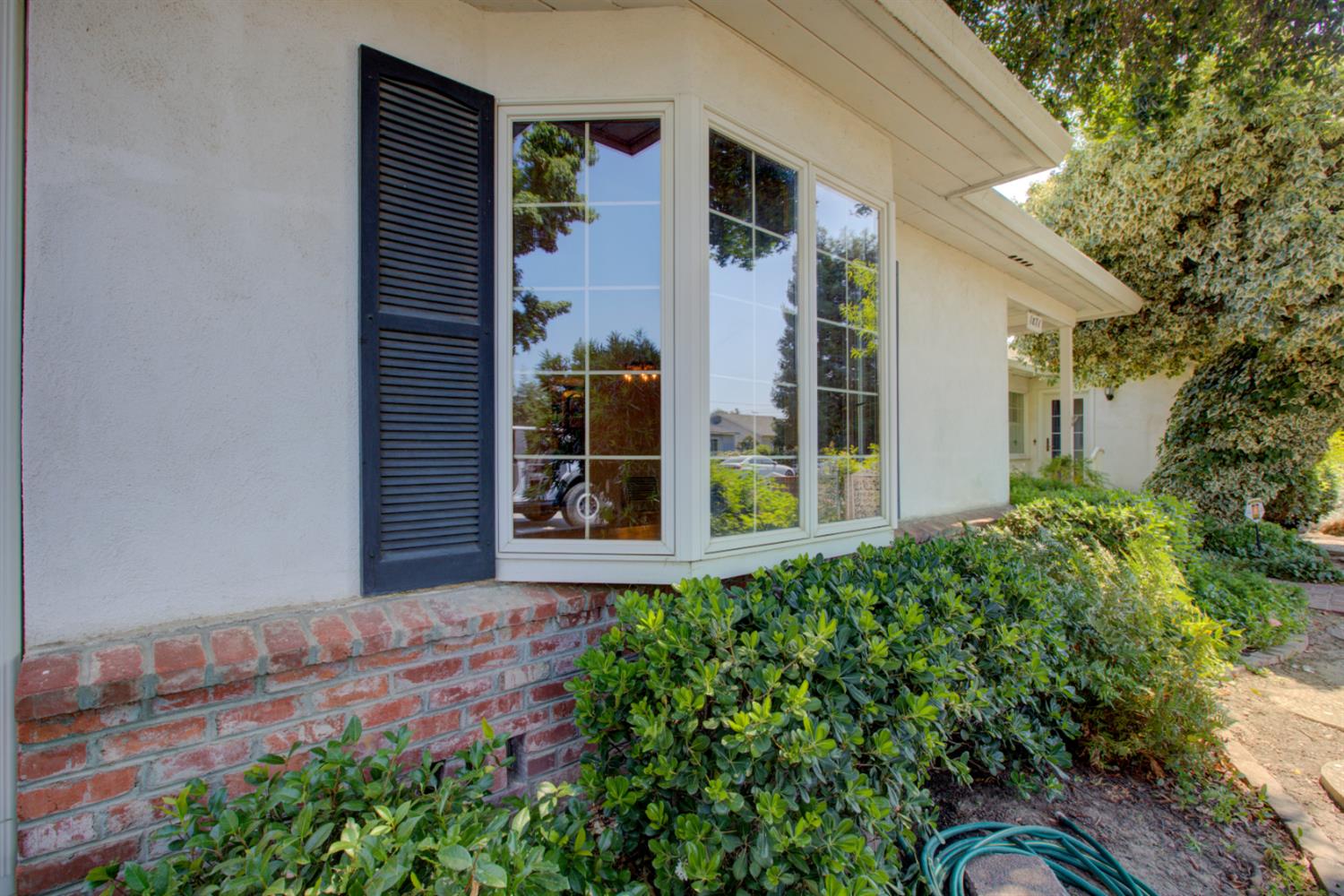 1871 El Camino Drive
