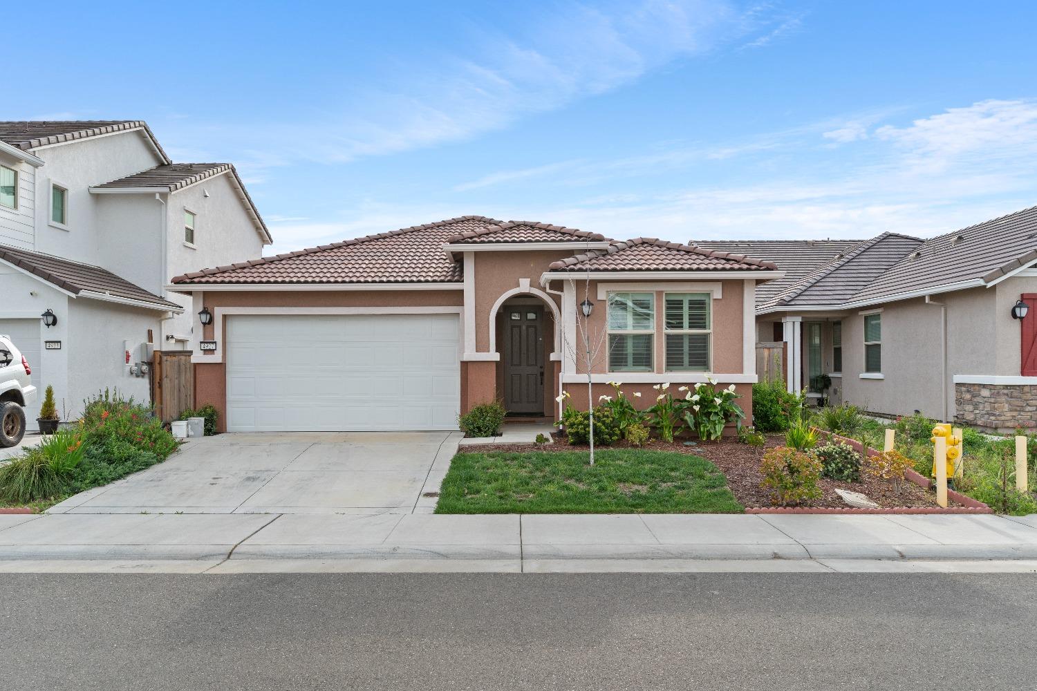4927 Sassafras Way