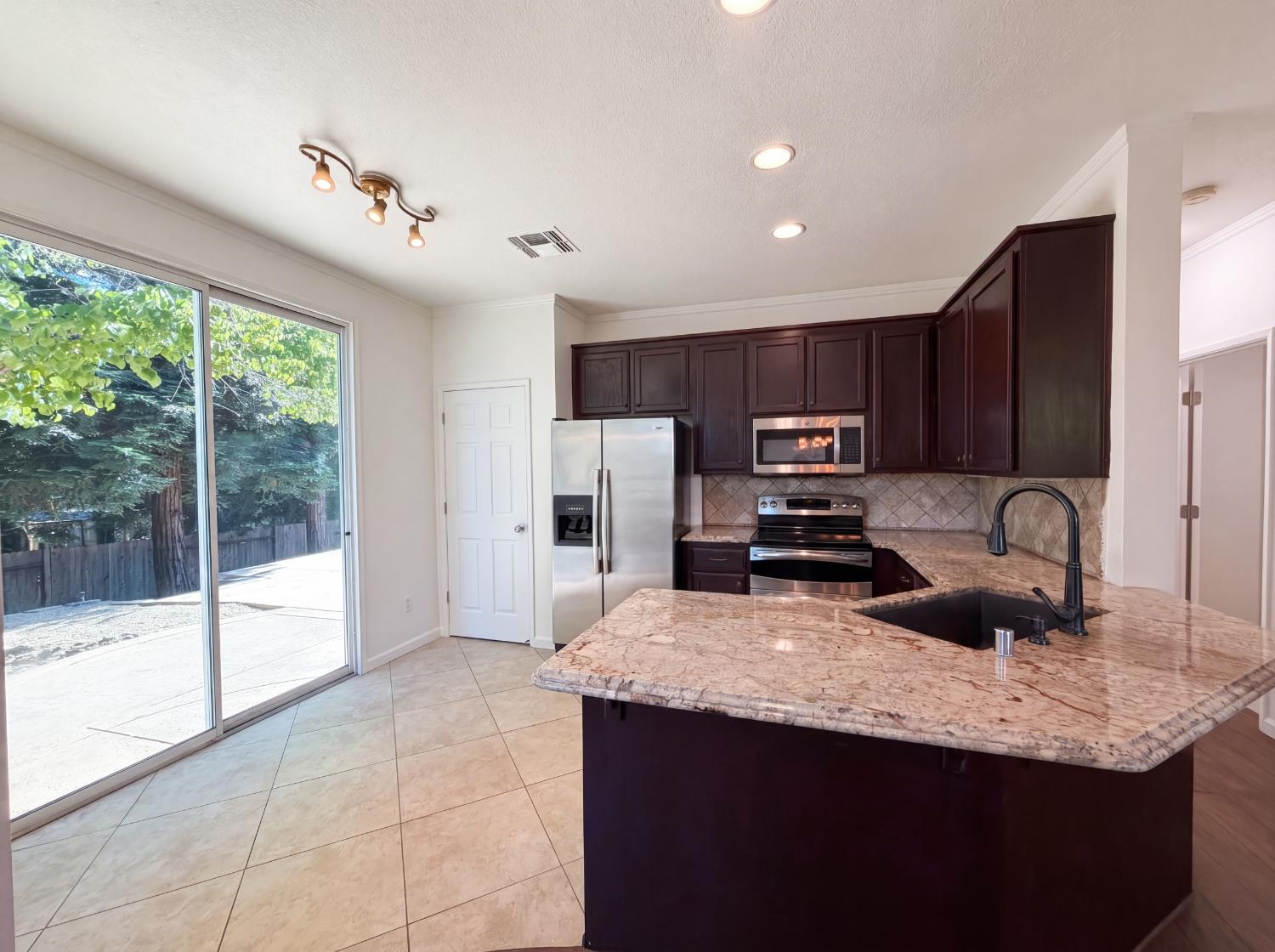 2805 Aquamarine Circle