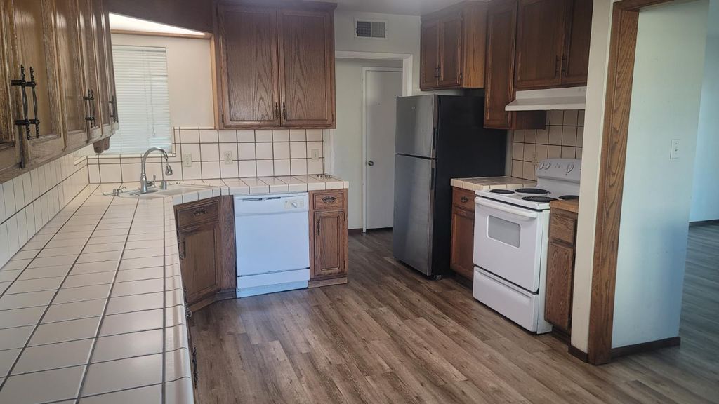 Photo of 6700 Cantel Way, North Highlands, CA 95660 (MLS # 225147289)