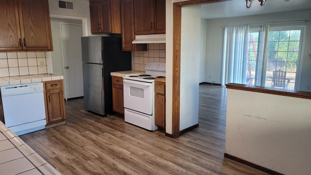 Photo of 6700 Cantel Way, North Highlands, CA 95660 (MLS # 225147289)