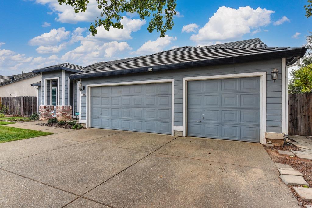 2906 Aquamarine Circle