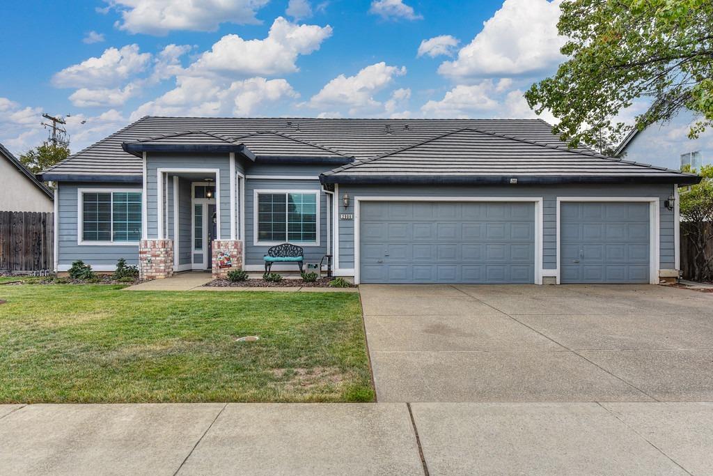 2906 Aquamarine Circle