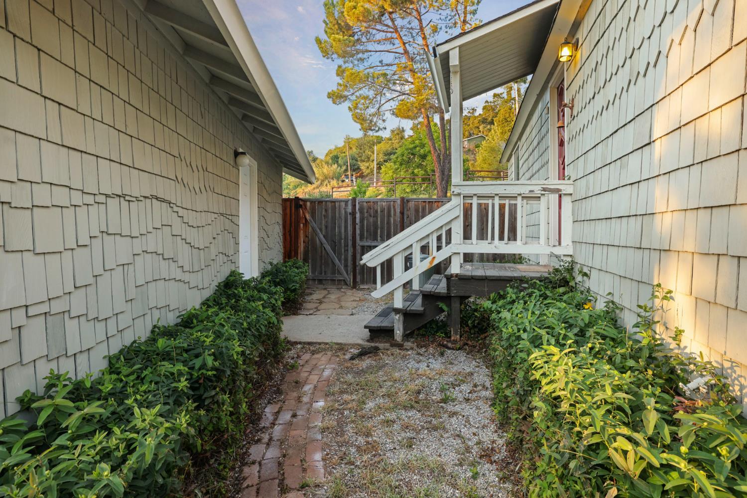 19440 Mount Hope Lane