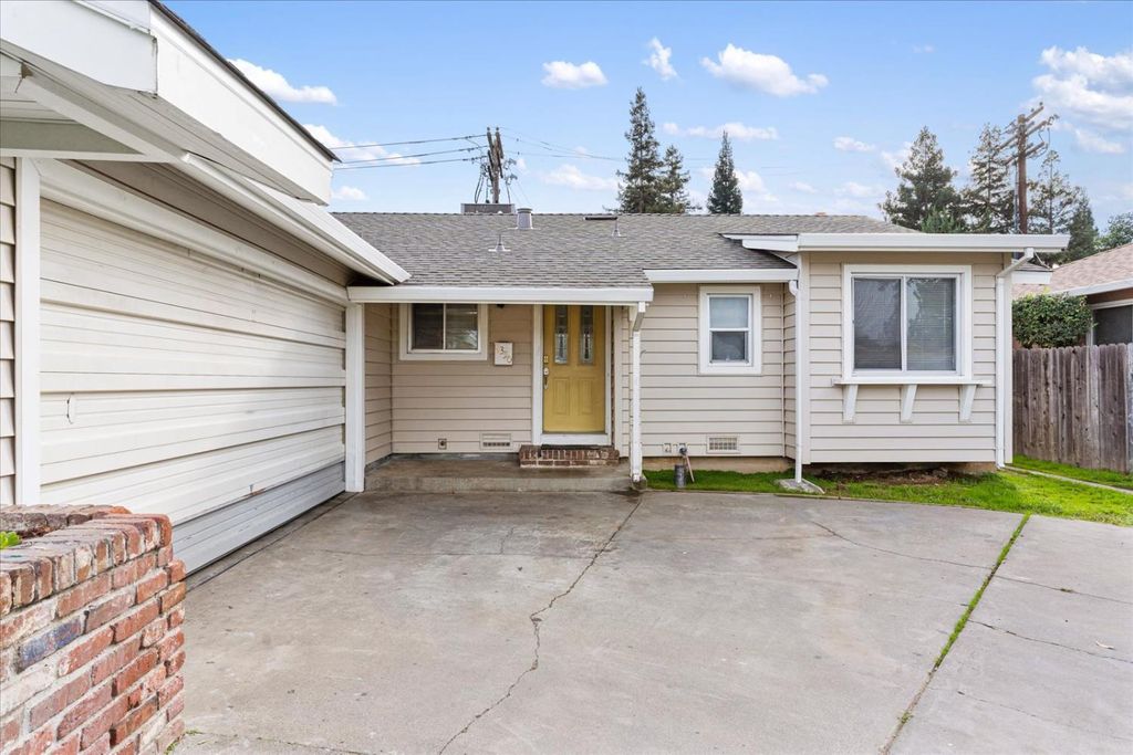 Photo of 4350 Green Tree Drive, Sacramento, CA 95823 (MLS # 225143283)