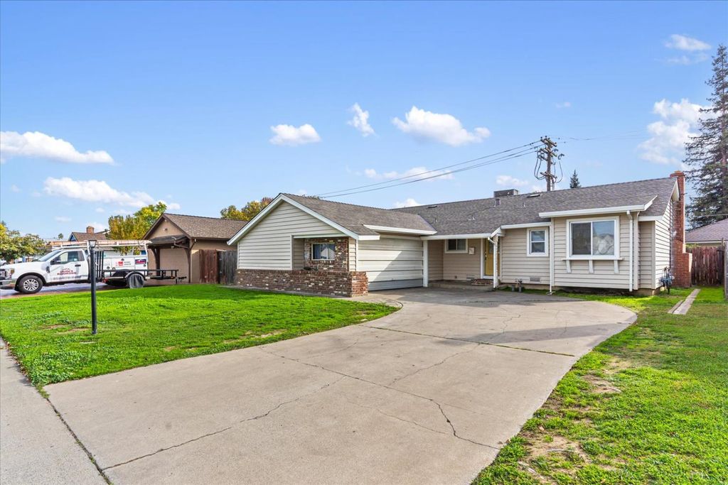 Photo of 4350 Green Tree Drive, Sacramento, CA 95823 (MLS # 225143283)