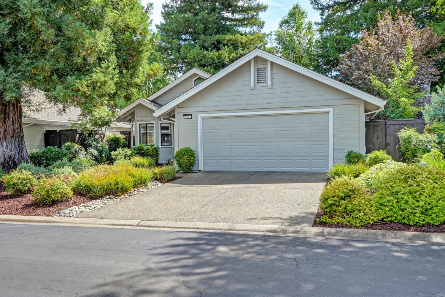 1962 University Park Drive