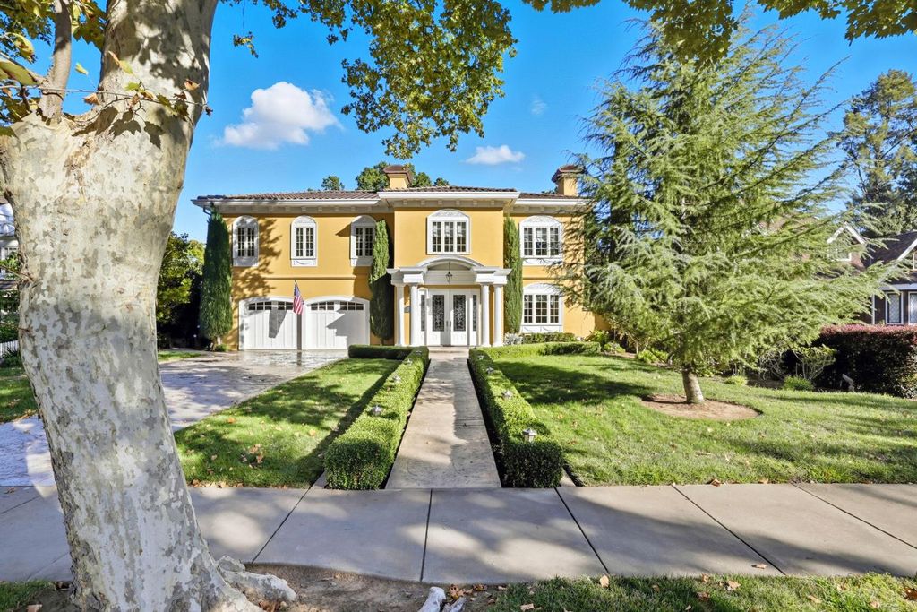 Photo of 1335 38th Street, Sacramento, CA 95816 (MLS # 226012188)