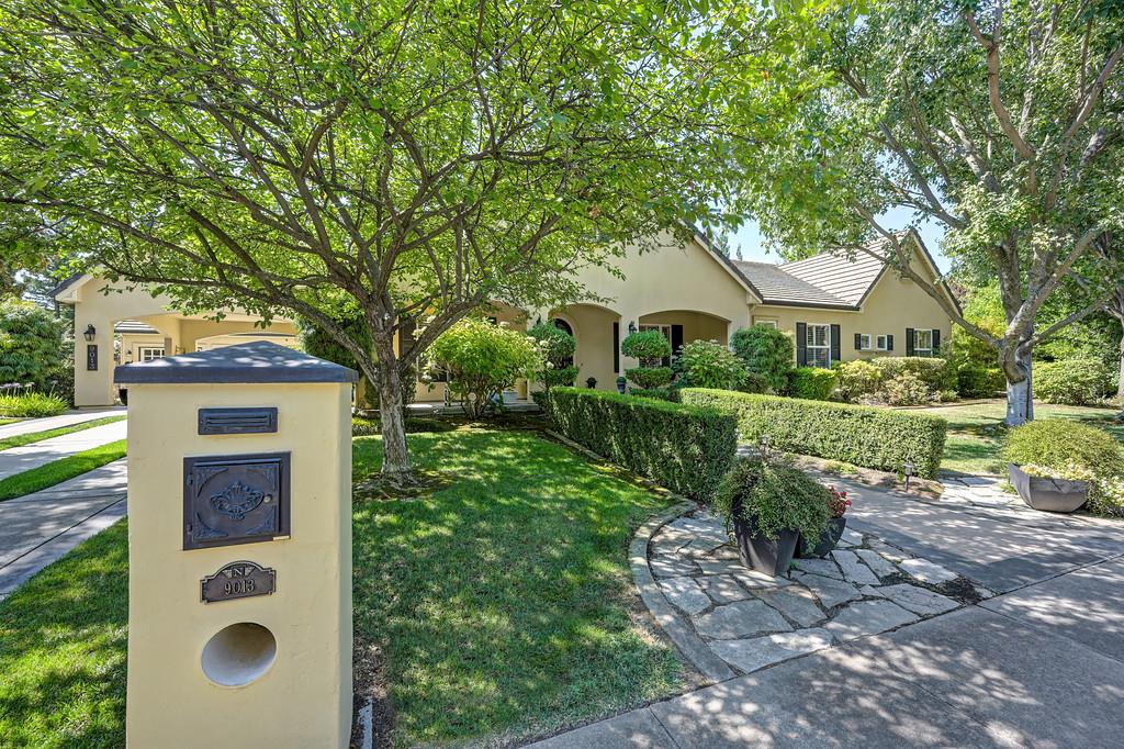 9013 Cedar Ridge Drive