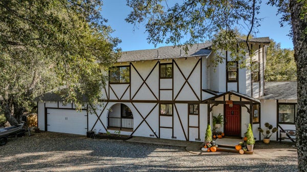 18131 BOURBON ST, JACKSON, CA 95642 - Image 1b36f68d6d8e1859b39b435dcb9eb2d4/2250184544