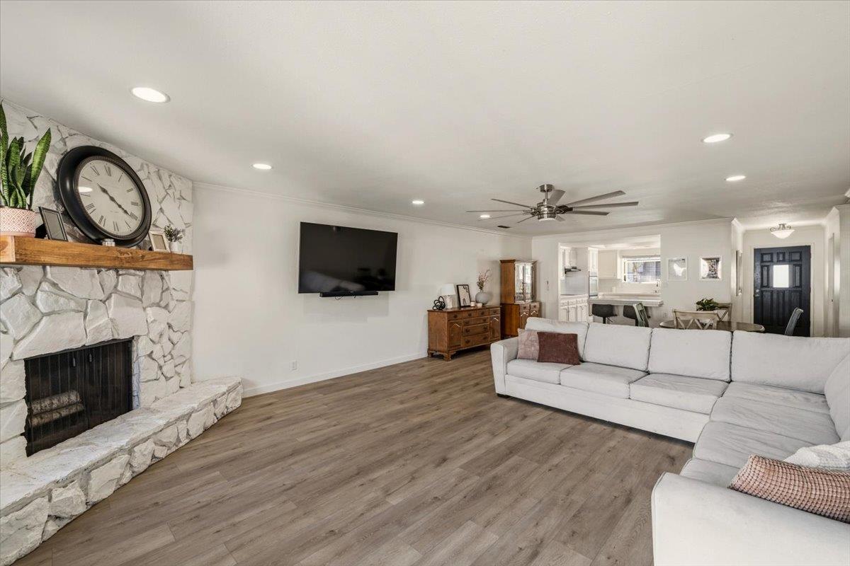 8041 Alta Vista Lane