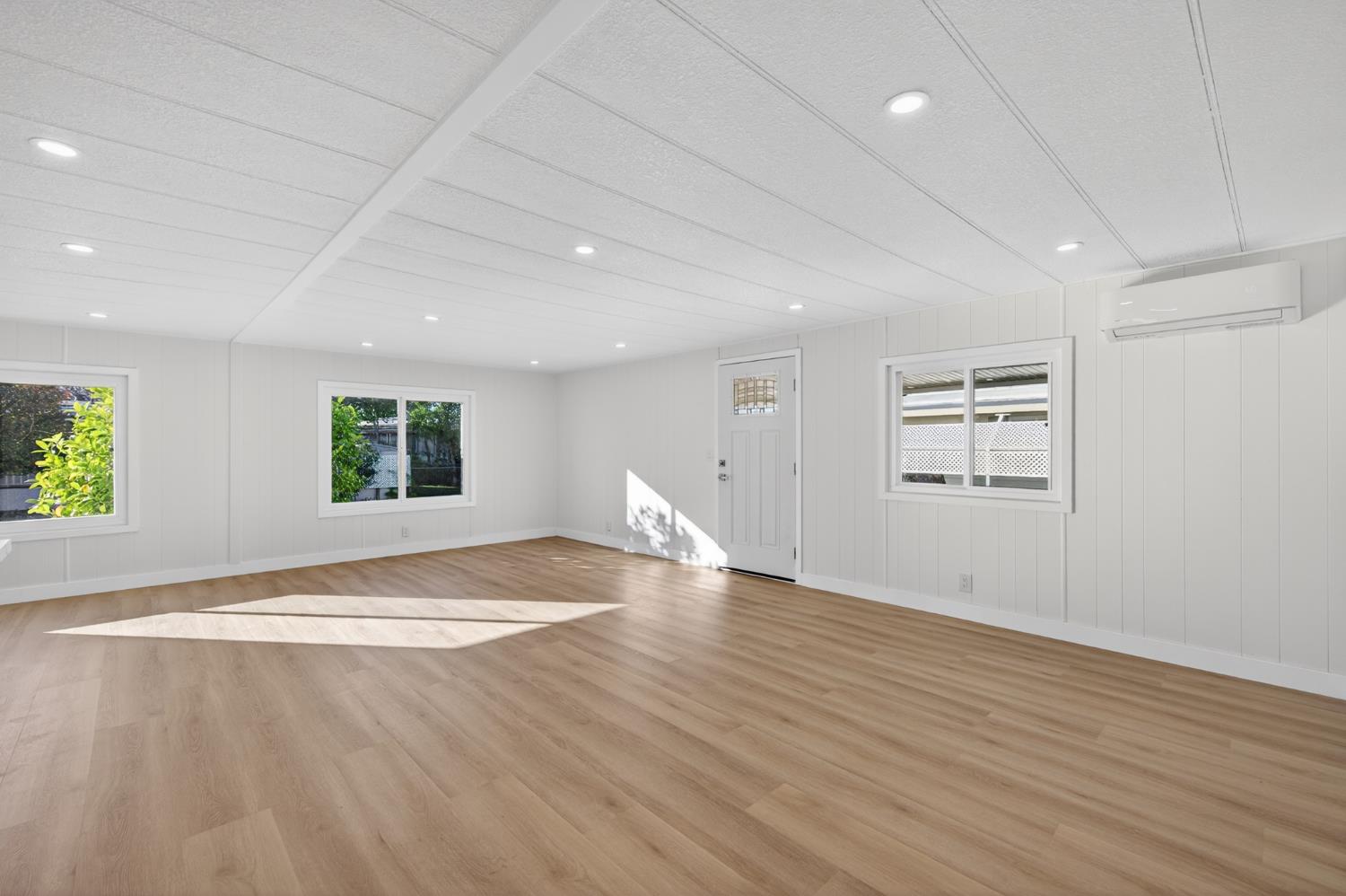 8008 Eucalyptus Lane