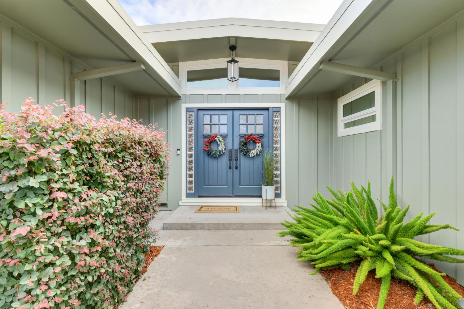 3910 Knollwood Court