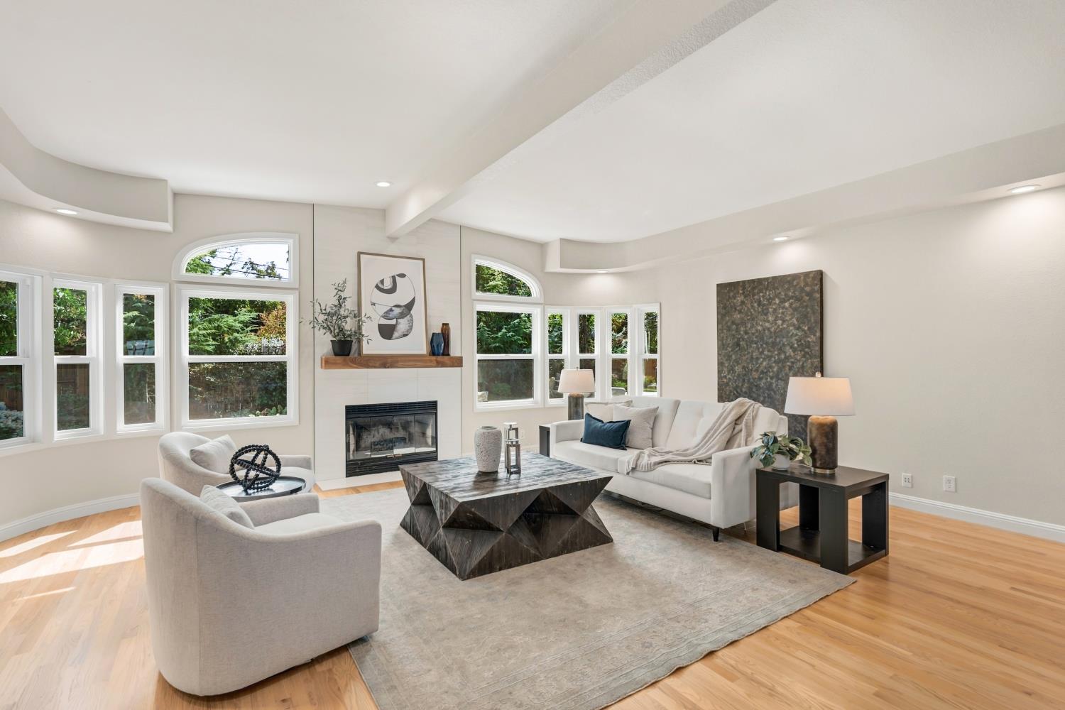 3910 Knollwood Court