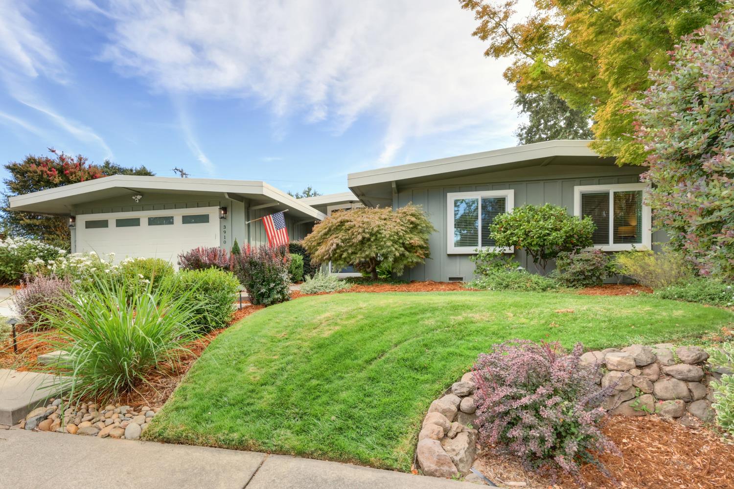 3910 Knollwood Court