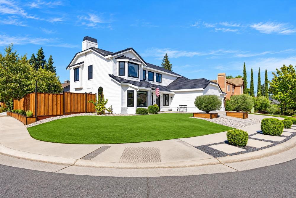 4825 Runway Drive