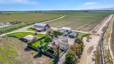 6450 W Delta Avenue Tracy CA 95304