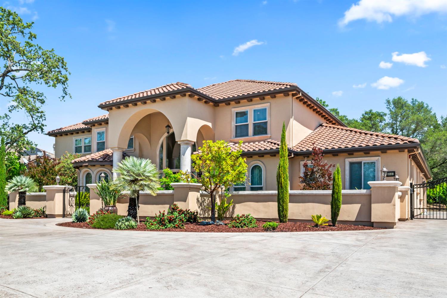 5551 Monte Claire Lane