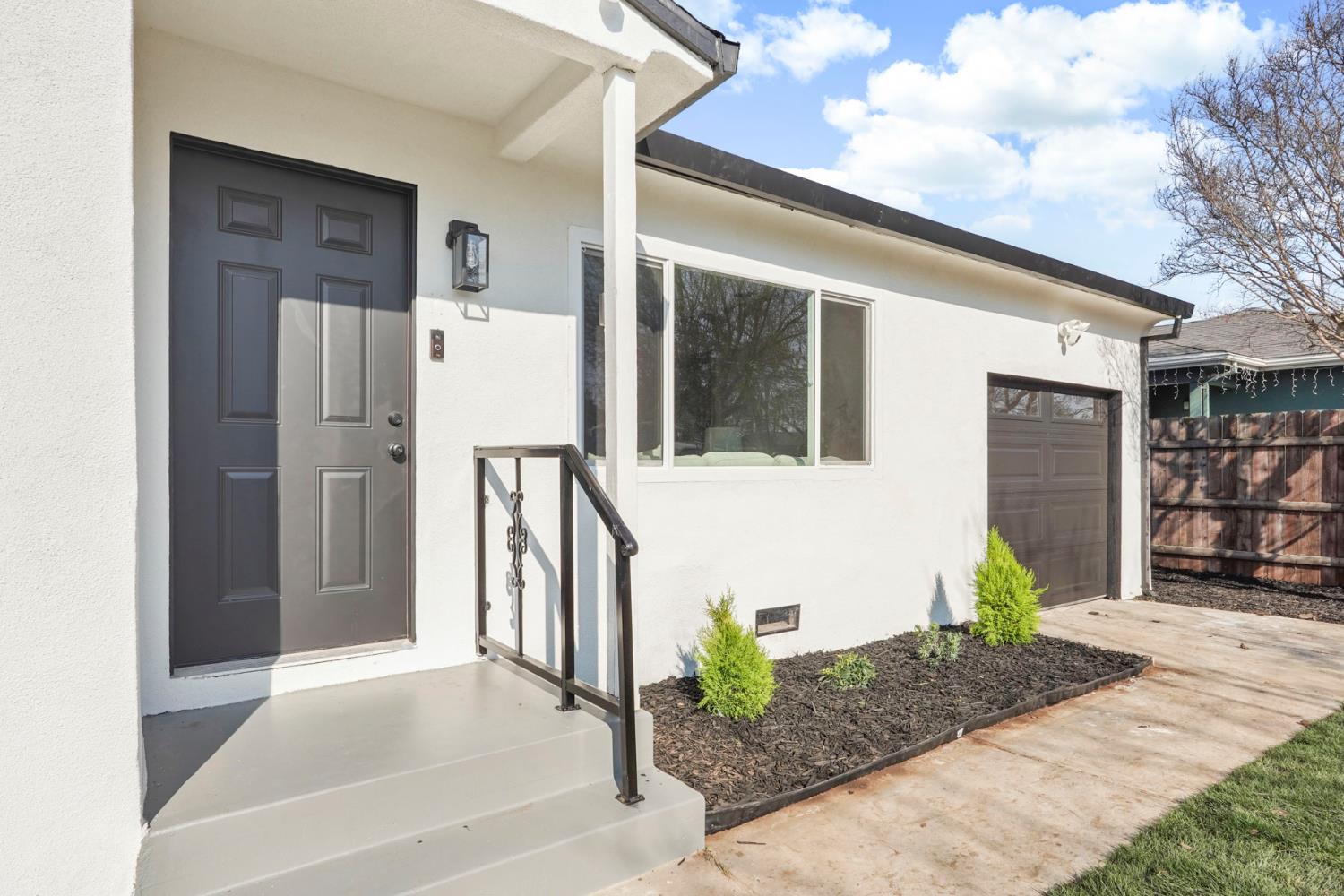 2423 E Taylor Street