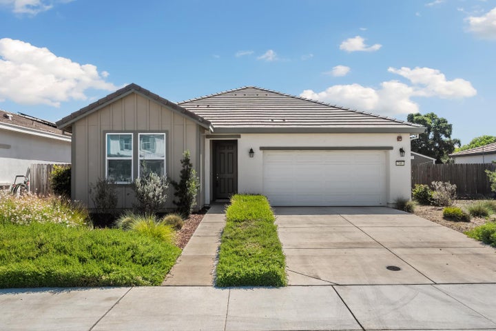 Photo 1 of 27 — 749 Creekview Circle, Galt, CA 95632