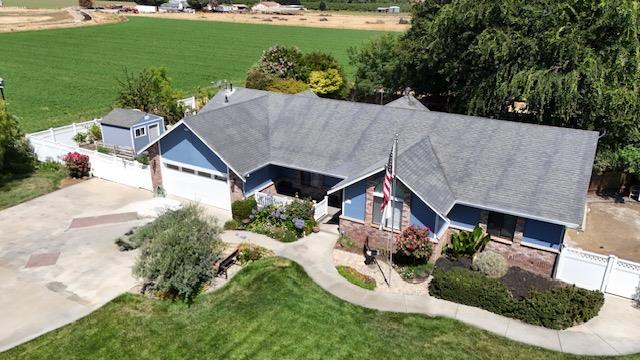 1137 Apricot Avenue