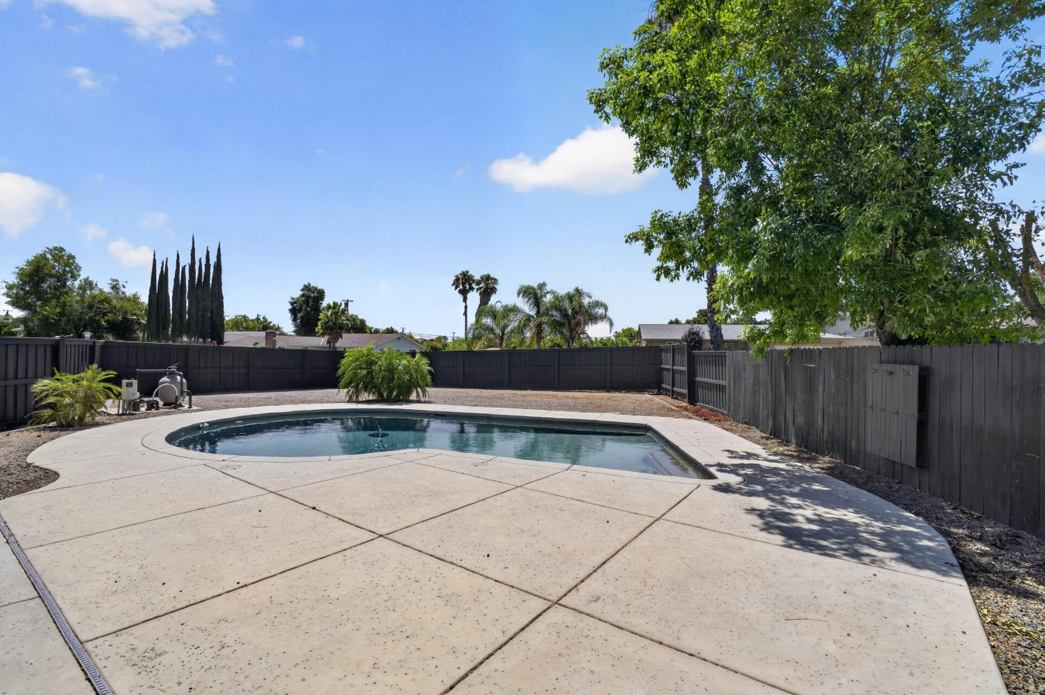 6101 Shenandoah Drive