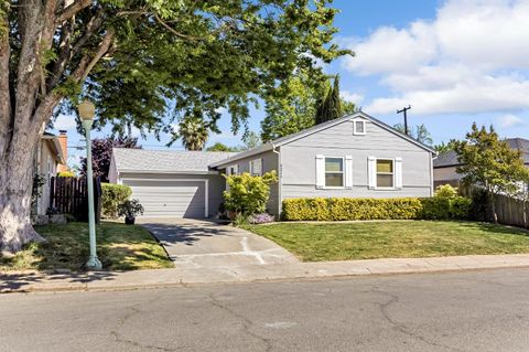 5211 Whittier Drive, Sacramento, CA 95820 - MLS#: 225047932