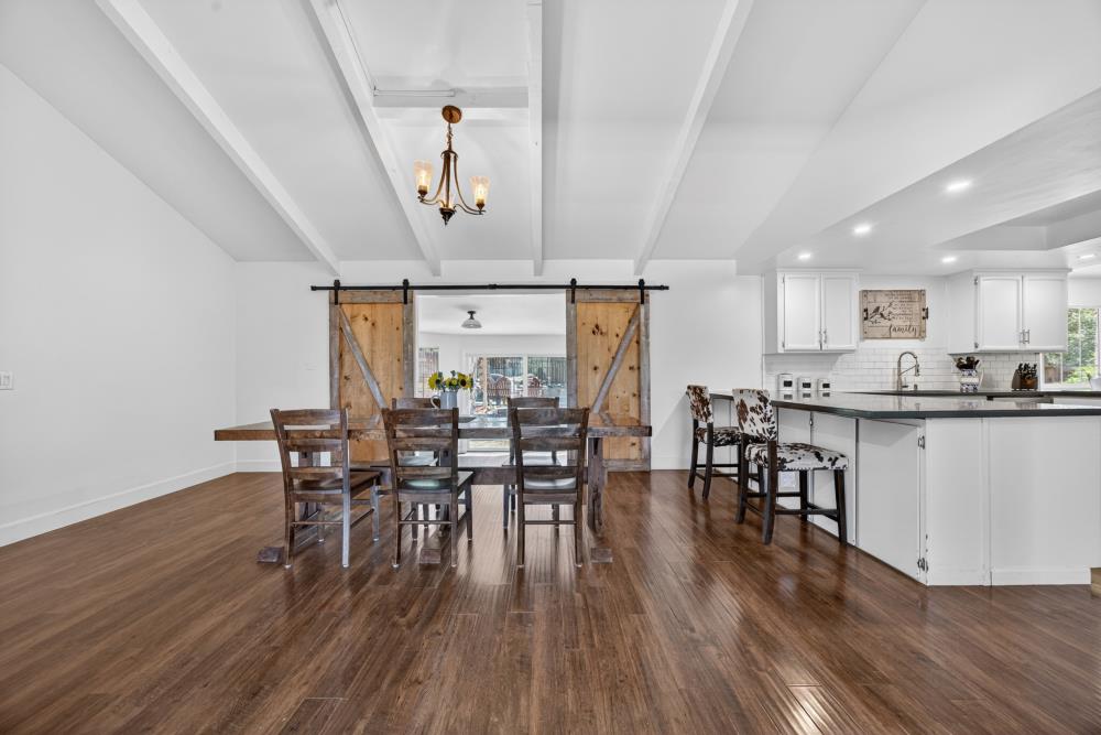 3561 Eagle View