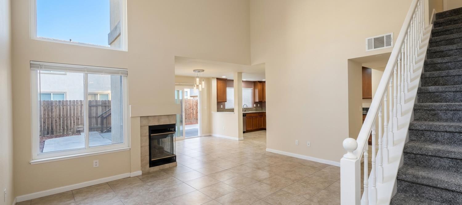 1546 Paradise Valley Drive