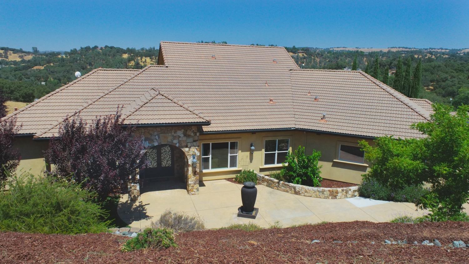 7055 Ridge Road