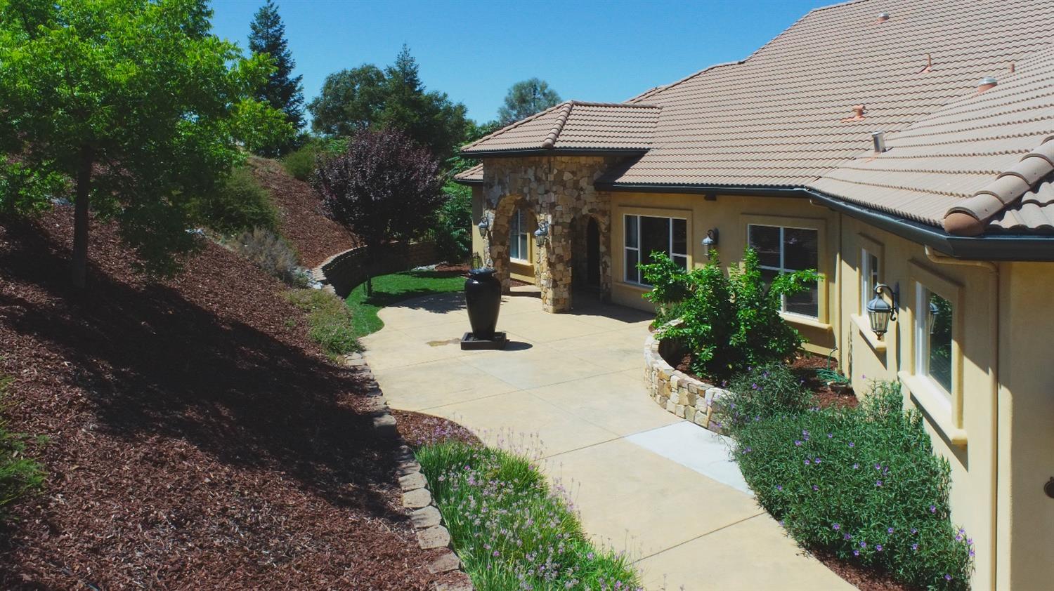 7055 Ridge Road