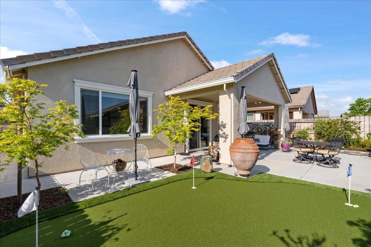 1239 Cascade Way