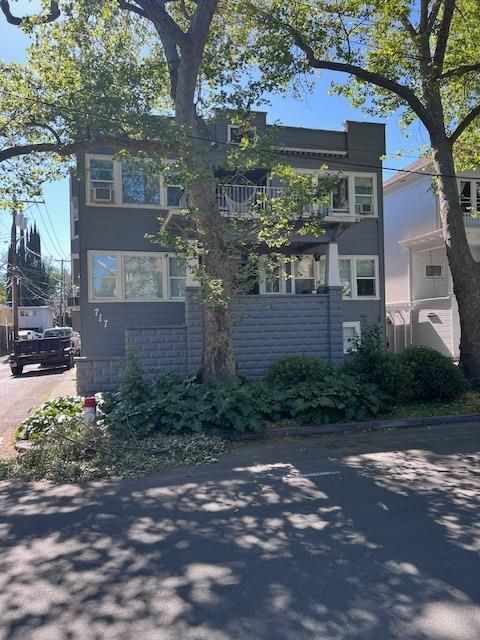 717 17 Street Sacramento CA 95811
