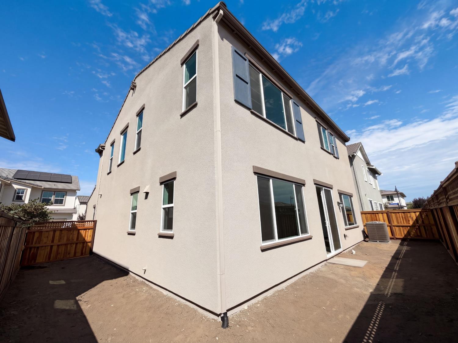 16207 Sculptor Avenue