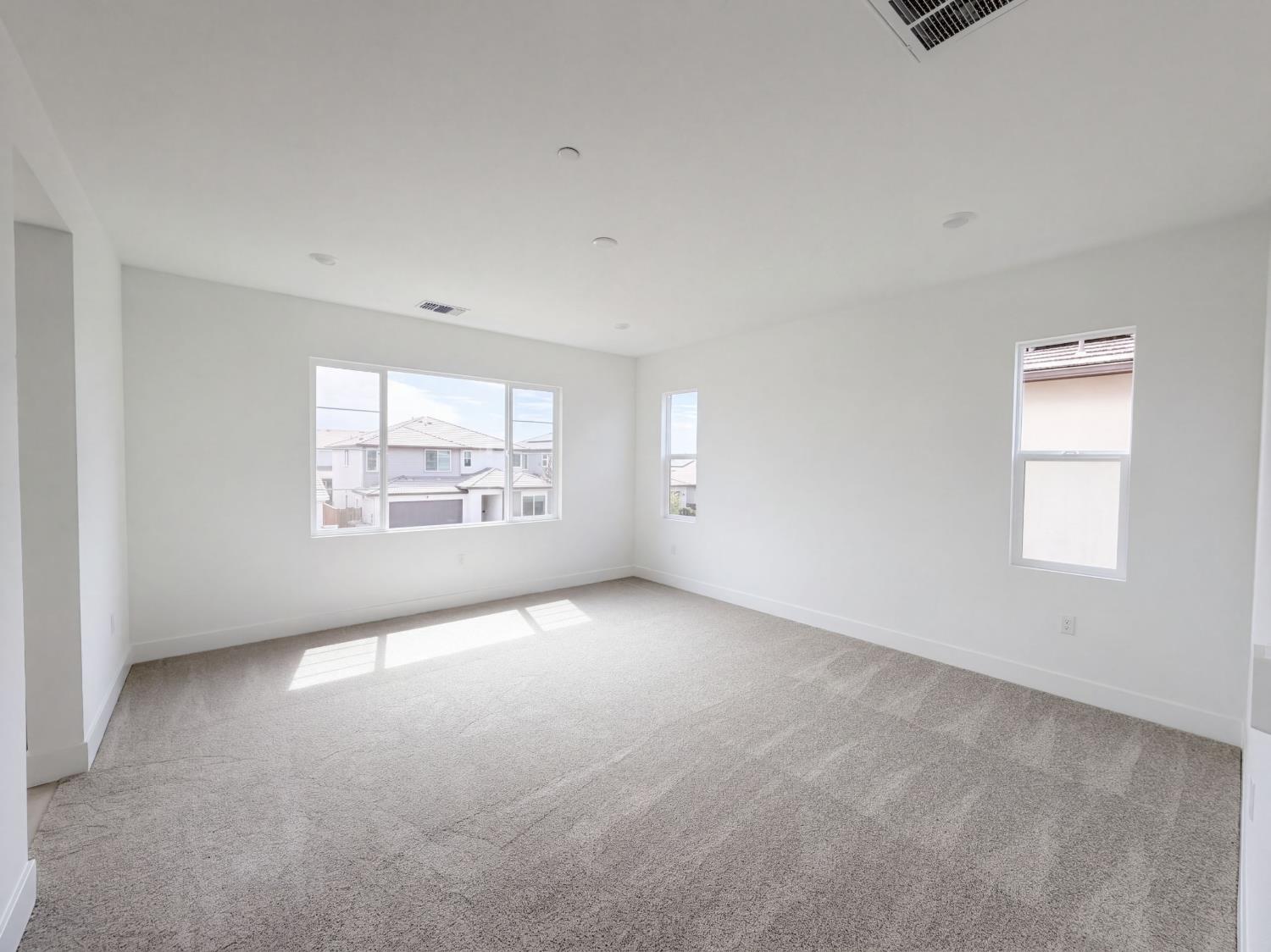 16207 Sculptor Avenue
